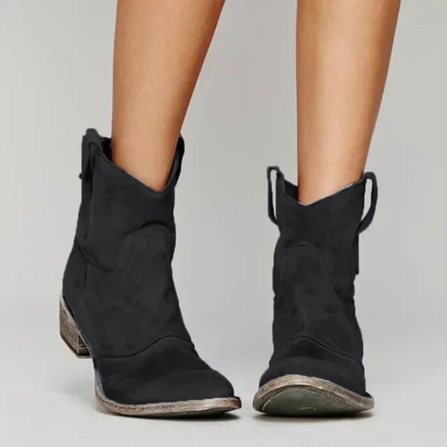 Abigail cowboy boots in black styled with skinny jeans for a polished Western look