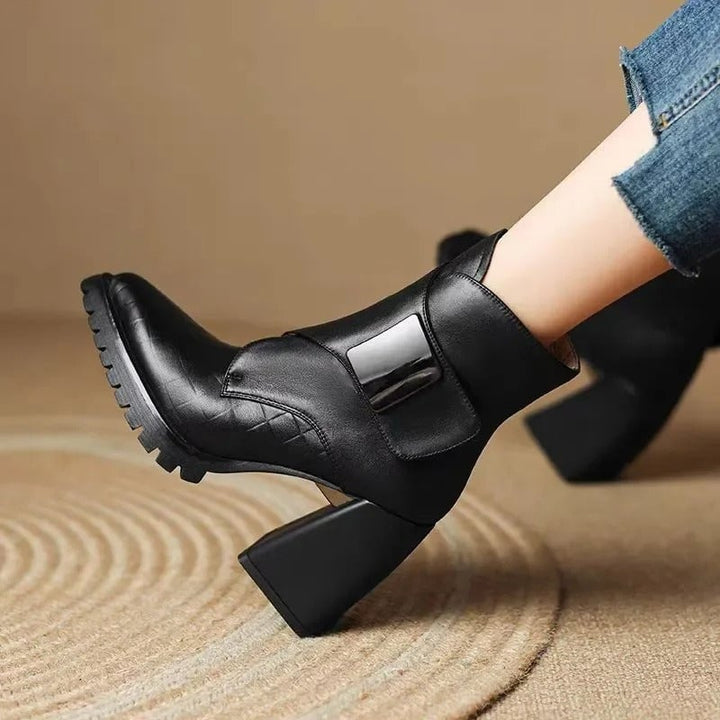 Florimay Aziel boots in black shown from the front on a clean background