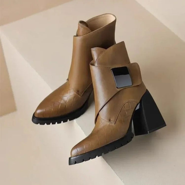 Close-up of the Florimay Aziel boot toe box in brown premium material