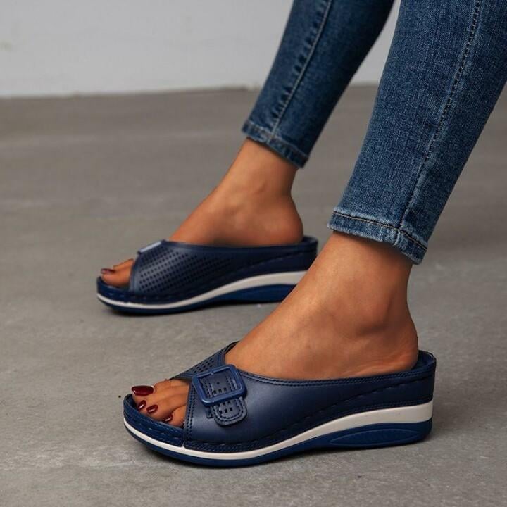 Babette orthopedic flat sandal in pink shown from the front on a white background