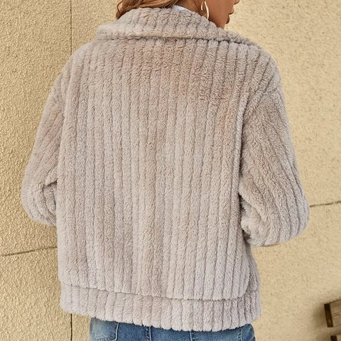 Bailey elegant jacket in pink showcasing its relaxed yet refined silhouette