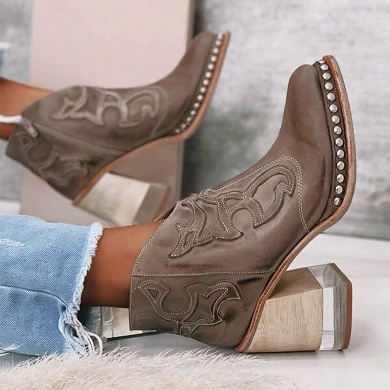 Bella western boots in Texan Brown styled with jeans for a casual western look