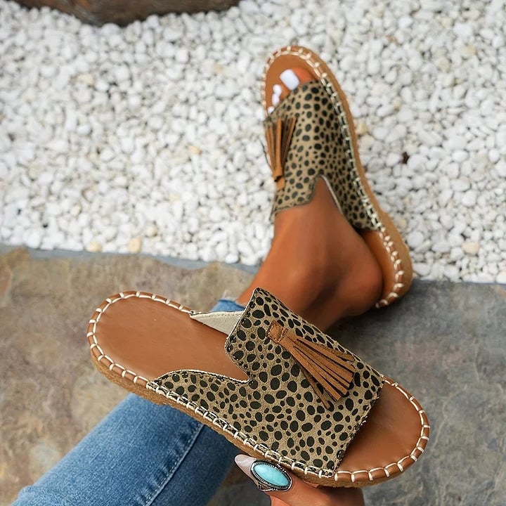 Calla sandals in Style 3 colorway displayed on a neutral surface