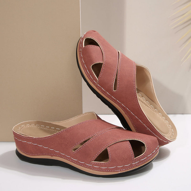 Campbell women's sandals in blue with open airy structure, front three-quarter view