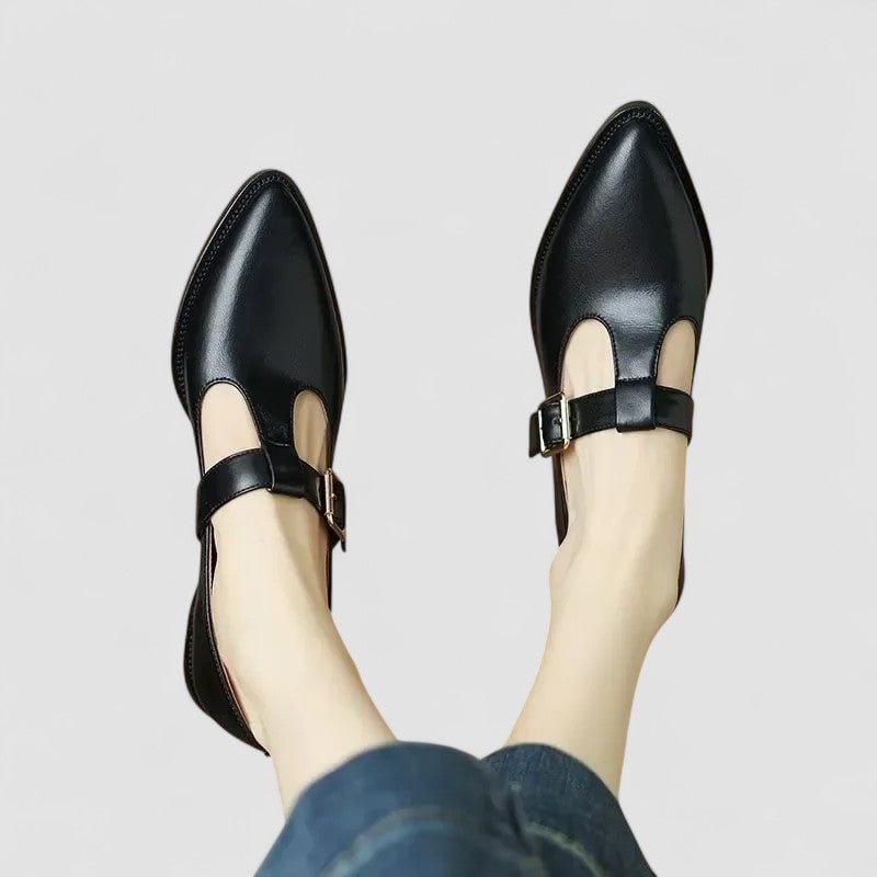 Carmen elegant shoes in beige colorway styled with tailored trousers for a polished daytime look