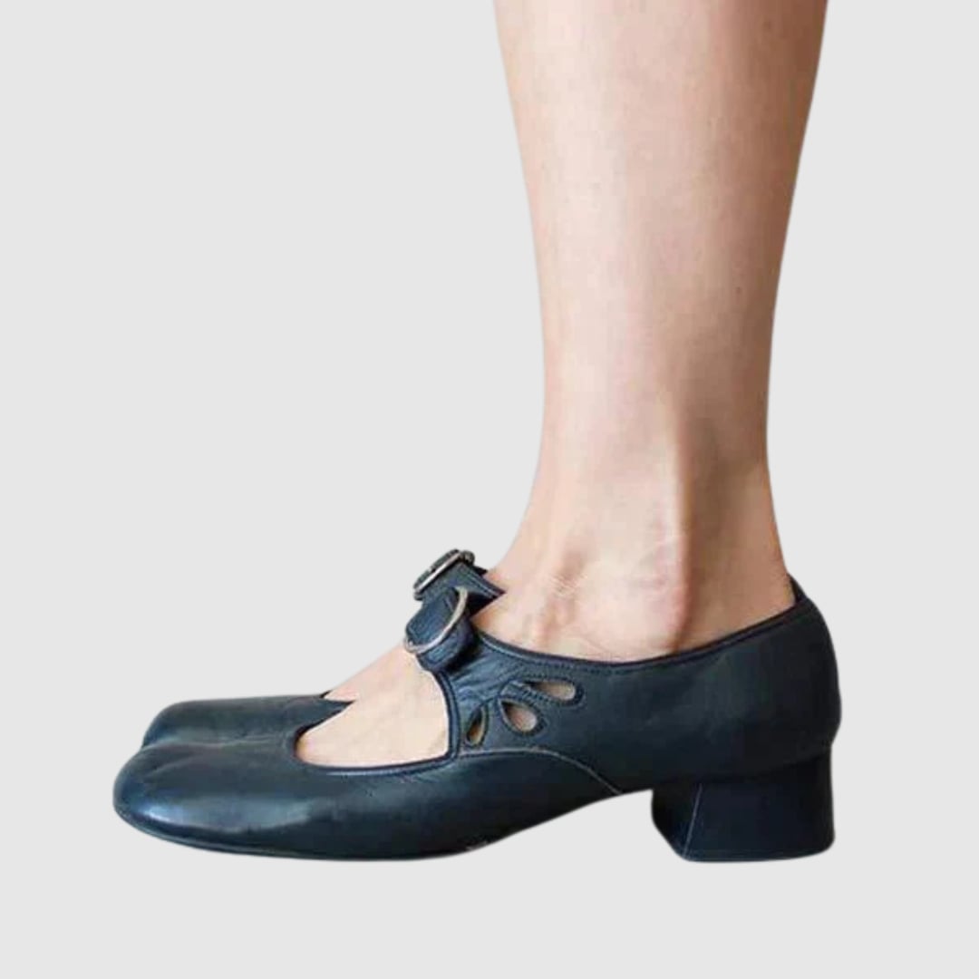 Florimay Chelsea classic boot in black shown from above highlighting the slip-on opening