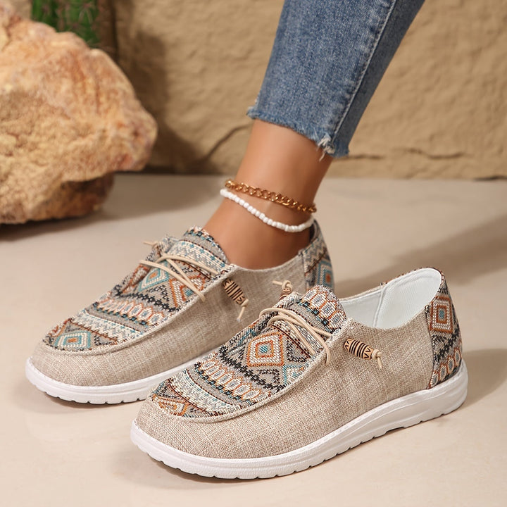 Clementine women's sneakers showing cushioned insole and flexible sole