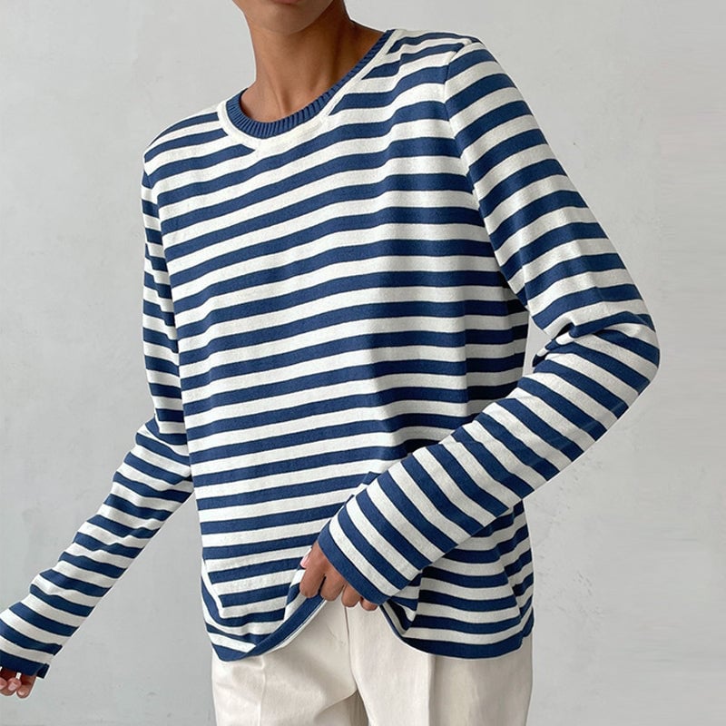 Woman wearing the Dana striped summer T-shirt in a relaxed fit with a round neckline, styled casually
