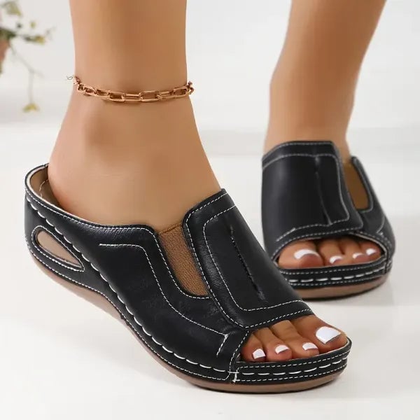 Daphne women's orthopedic arch support sandals in black with adjustable straps and cushioned sole