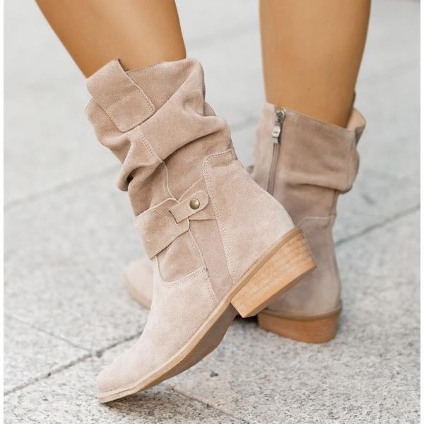 Close-up of the side zipper detail on Eileen ankle boots in Manhattan Black