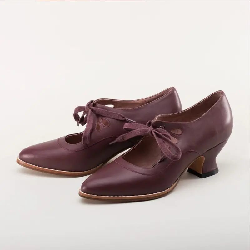 Evangeline women's flat cushioned sandals in burgundy, front view