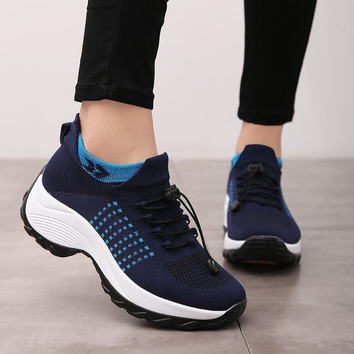Felicity comfort shoe in Black Sky Blue from rear angle highlighting wide width option