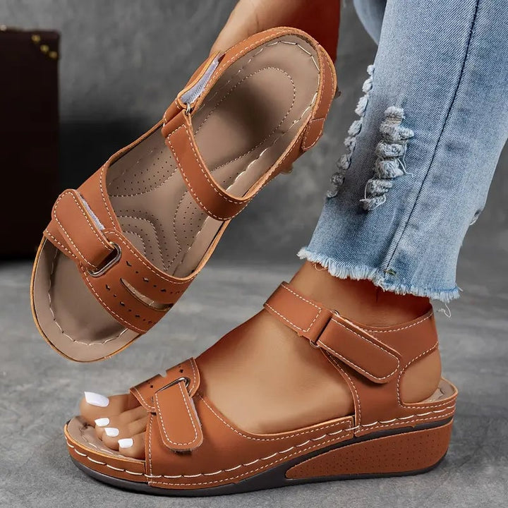 Harlow women's orthopedic sandals styled with casual summer outfit