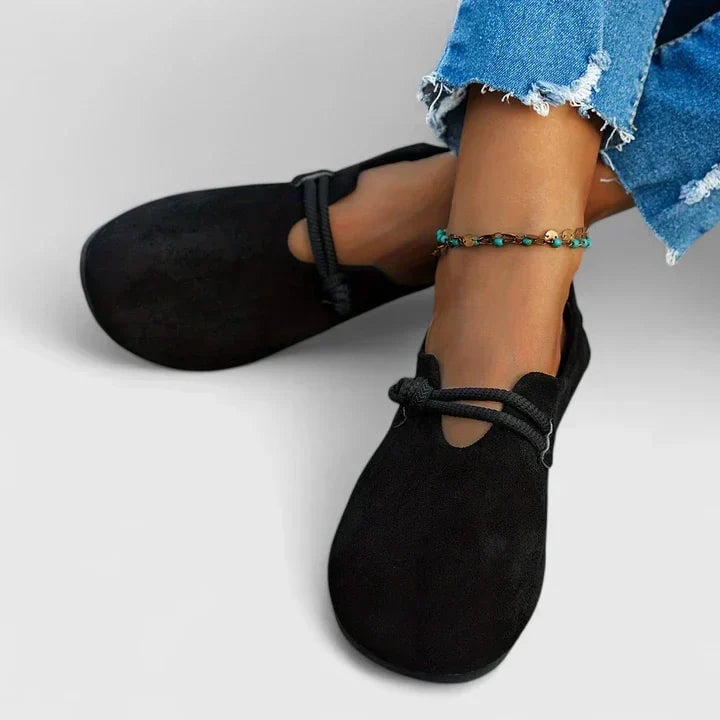 Isabella orthopedic loafers in black displayed from a side profile view