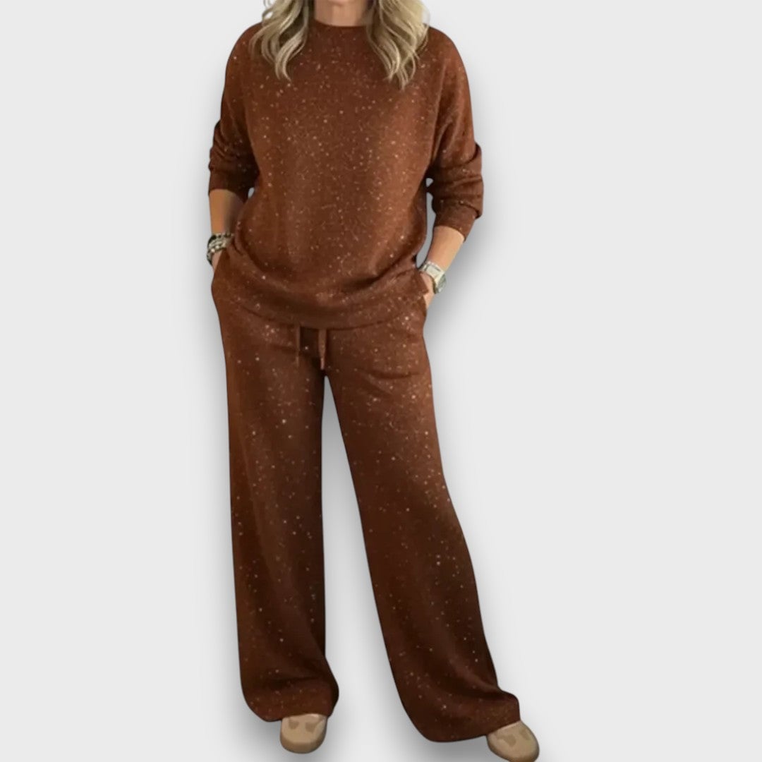 Side view of the Isla relaxed lounge set highlighting the balanced, flattering fit