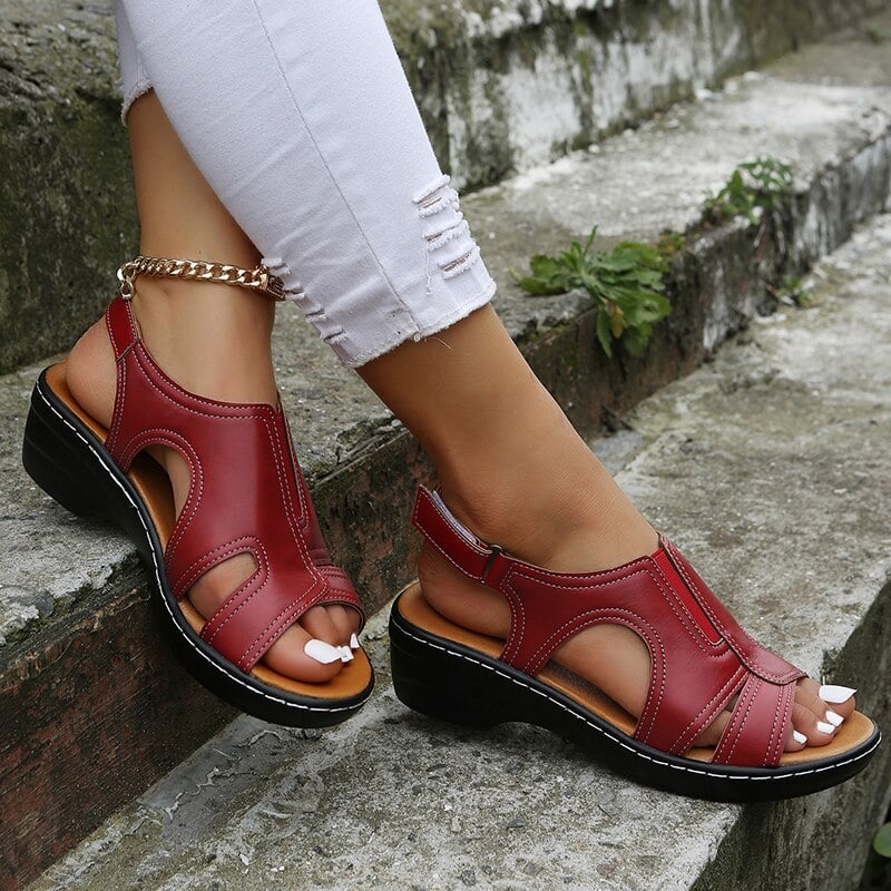 Jodie orthopedic sandal sole showing 4 cm supportive base and gel cushioning layer