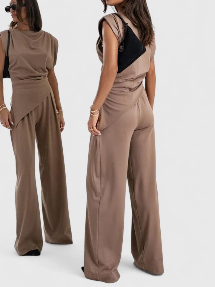 Front view of the Laiza wide-leg set in light grey showing clean, flowing silhouette