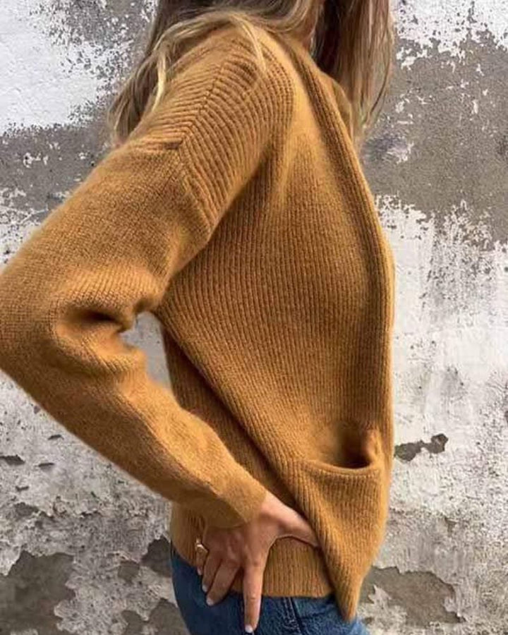 Model wearing the Lana cardigan in a relaxed everyday look, full-length view