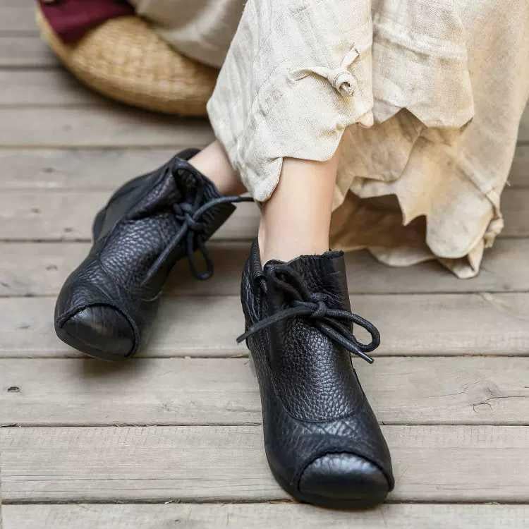Lena comfort boots in black styled with straight-leg jeans for a casual everyday look