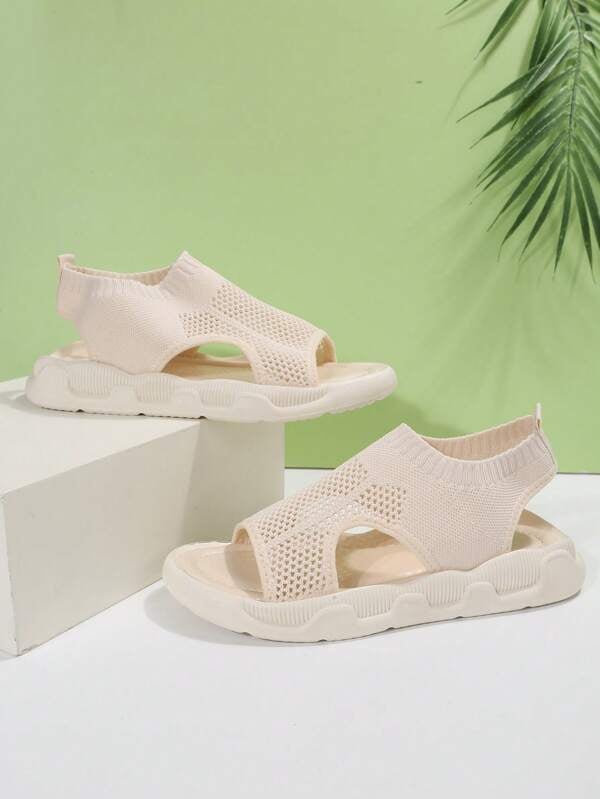 Side profile of Luna platform sandals in black highlighting the chunky flatform sole