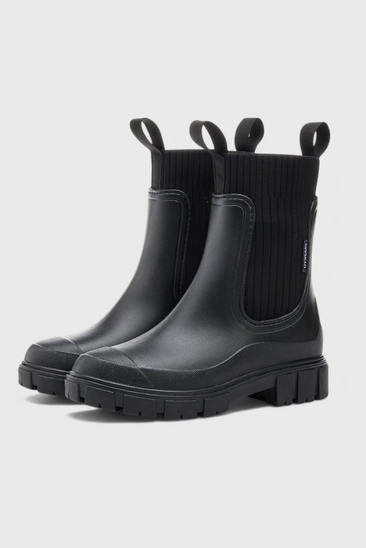 Maelie waterproof Chelsea boots side profile highlighting smooth water-resistant upper and supportive sole