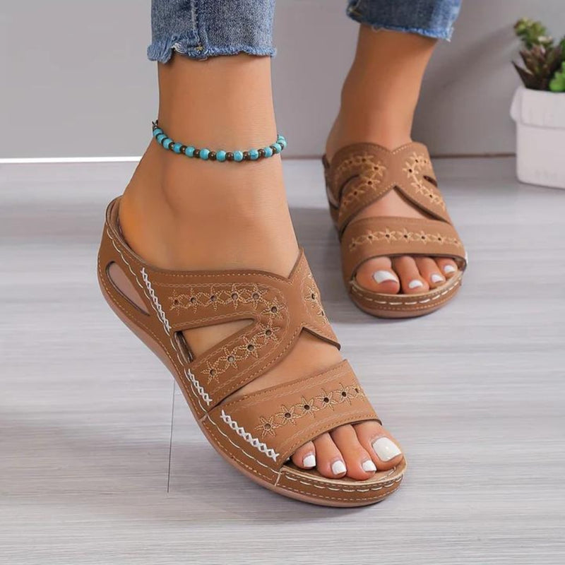 Close-up of Maren sandal footbed highlighting ergonomic arch support and cushioning