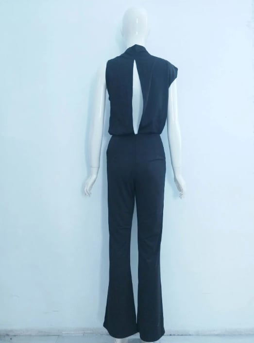 Size chart for the Maren one-shoulder wide-leg jumpsuit showing bust, waist, hip, and length measurements in inches for sizes S through 3XL