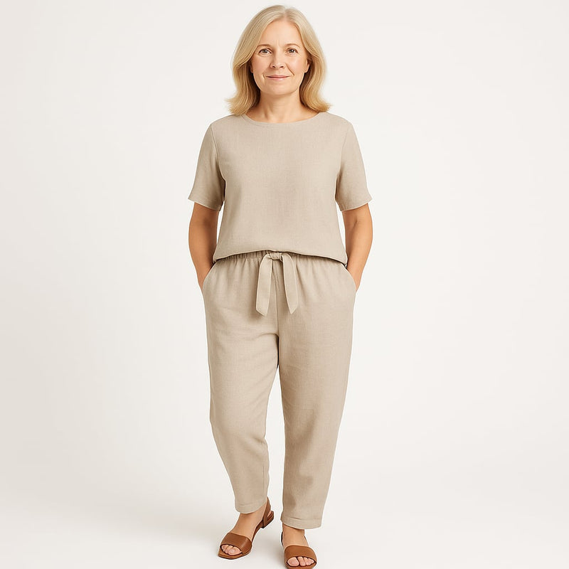 Detailed close-up of the Marilyn 2-piece set highlighting the tailored fit and breathable material construction