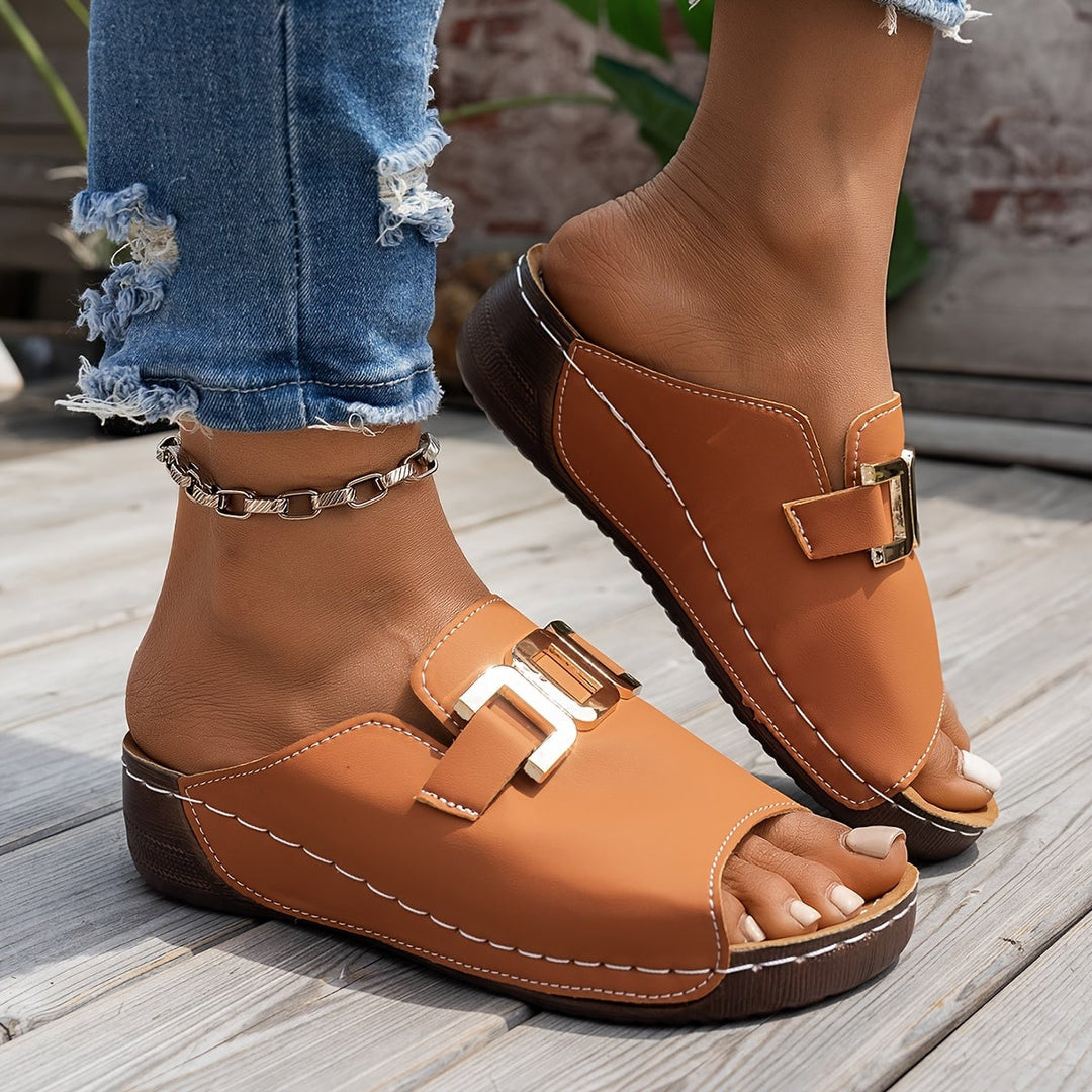 Nola women's sandal in sepia, front view on neutral background