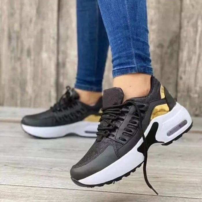 Close-up of the gold accent midsole detail on the Nova women's platform sneakers
