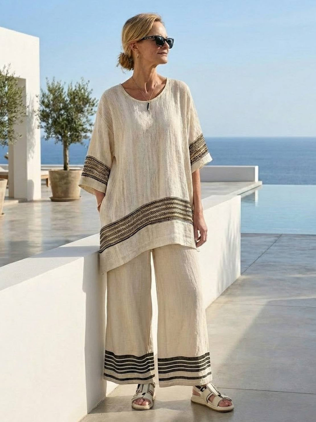 Three-quarter view of the Paloma set in Sunburst Medallion