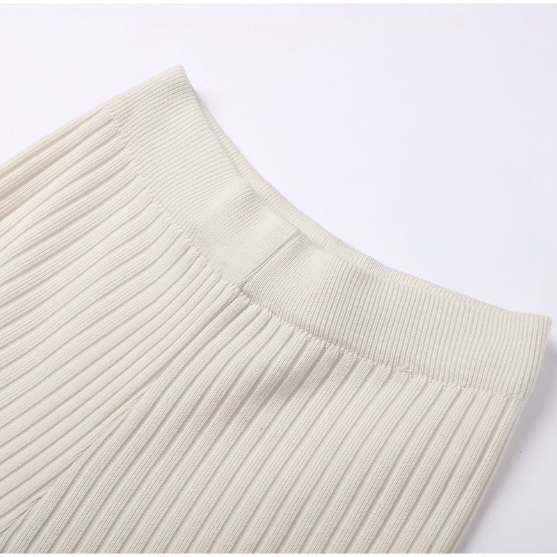 Close-up of the contrast detail on the Piper knitted pants in blue