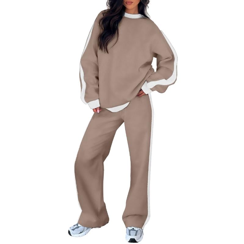 Woman wearing the Samara set in gray with a cozy, effortless everyday look