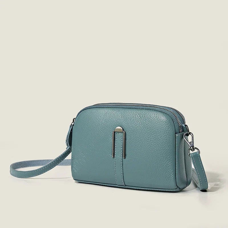 Selinde elegant shoulder bag in brown with minimalist design and removable strap
