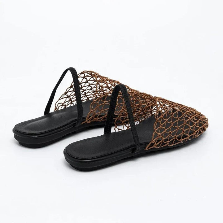 Suzette women's sandal in gold, close-up of mesh upper and toe area