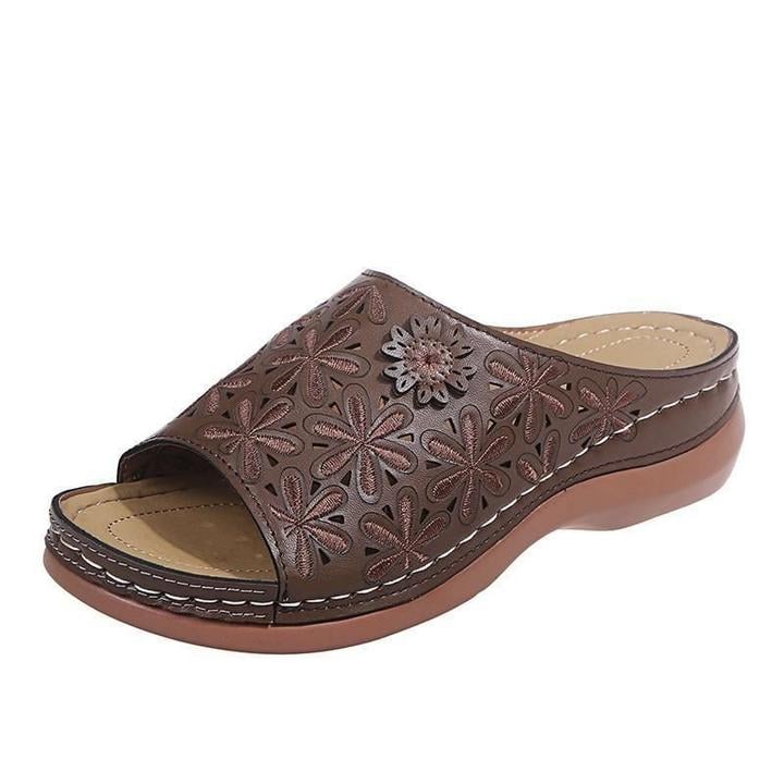 Vanilla women's orthopedic sandals in blue with retro strap design, front view