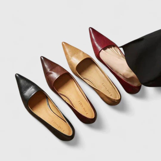 Vera kitten heels in reddish brown, three-quarter angle view on white background