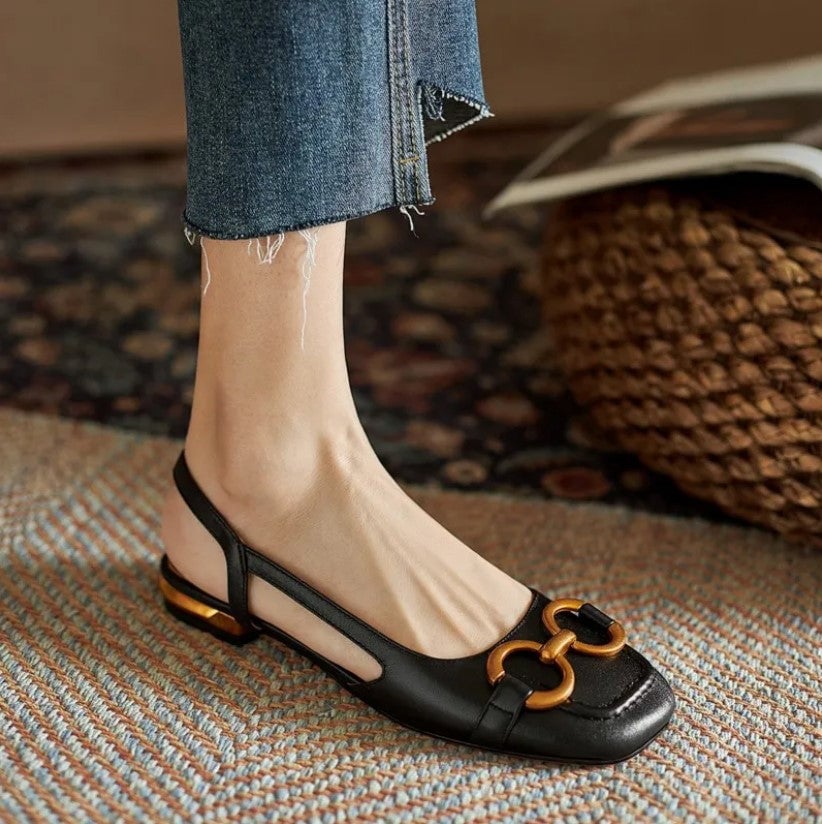 Virginia sandals in brown styled with casual linen trousers for an everyday warm-weather look